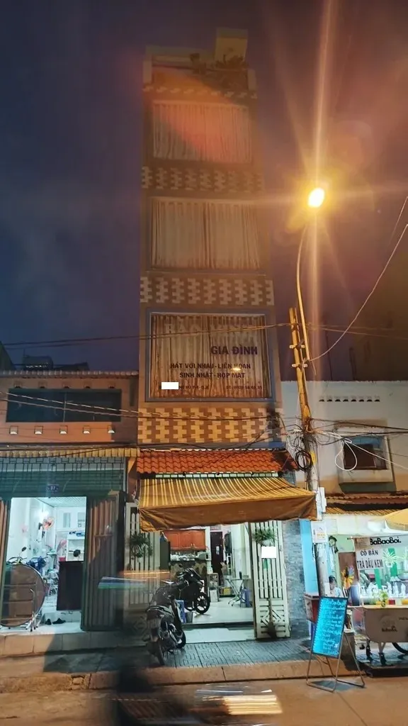 Bán nhà hẻm đường Đông Hồ, Quận 8, 4 tầng, 10 phòng ngủ